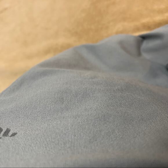 Fabletics Leggings Small Gray Animal Print Seamless High Waist - Picture 11 of 12